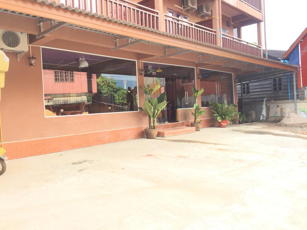 Happy River View Hotel Vang Vieng Eksteriør bilde